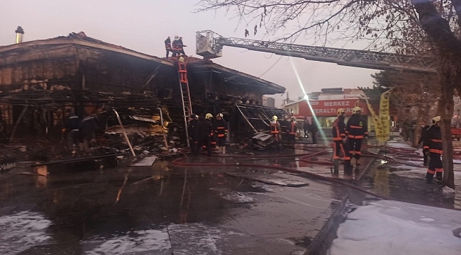 Başkent'te kapalı pazar yerinde yangın