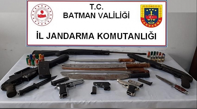 Batman'da bir evde mini cephanelik çıktı