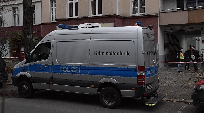Berlin polisi silahlı çatışmaya karışanların izini sürüyor