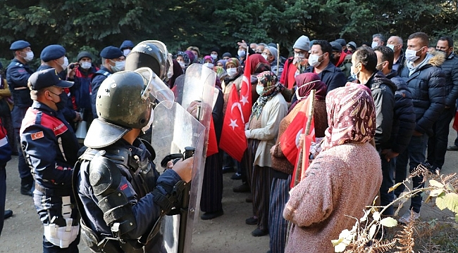 Bolu'da jandarmayla köylüler arasında yıkım gerginliği