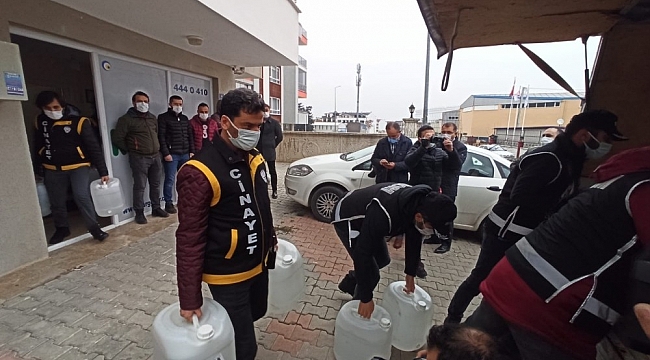 Bursa'da 1 ton daha sahte içki ele geçirildi