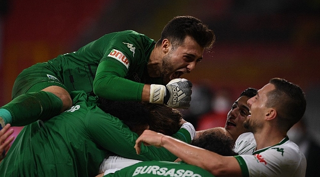 Bursaspor'da sezon sonu 8 futbolcunun sözleşmesi sona eriyor