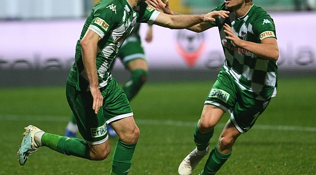 Bursaspor'un golleri ilk ve son dakikalarda geliyor