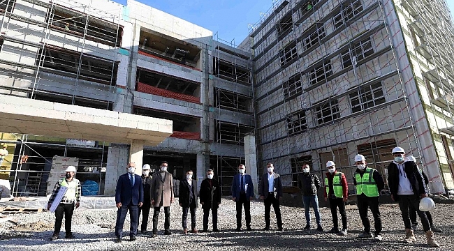 Büyükakın, Kandıra'daki 52 milyon TL'lik iki yatırımı inceledi