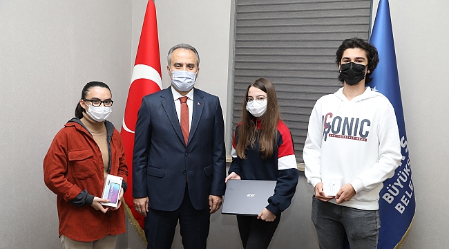 Büyükşehir bilgiyi ödüllendirdi