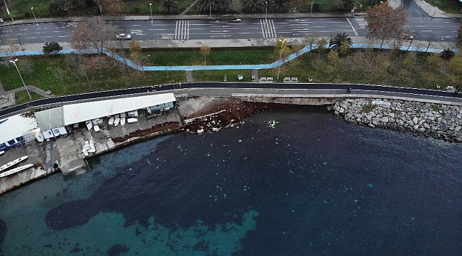Caddebostan'da ilginç görüntü: Sahil kızıla boyandı