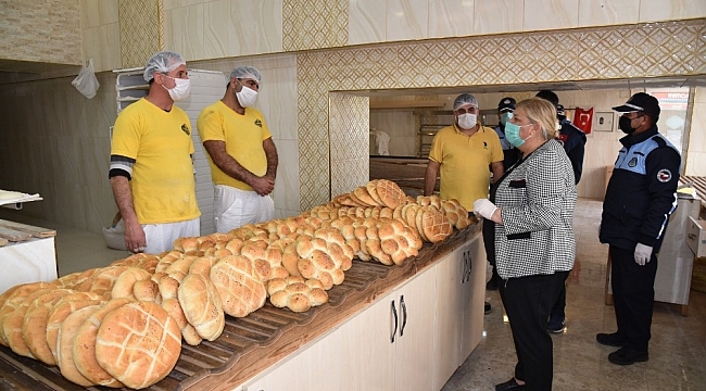 Ceyhan'da fırın ve market çalışanlarına maske dağıtıldı