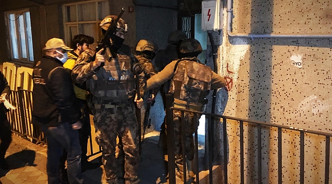 DEAŞ'a gece yarısı baskını