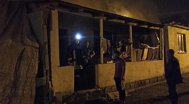 Devrek'te çıkan ev yangınında 3 kişi dumandan etkilendi