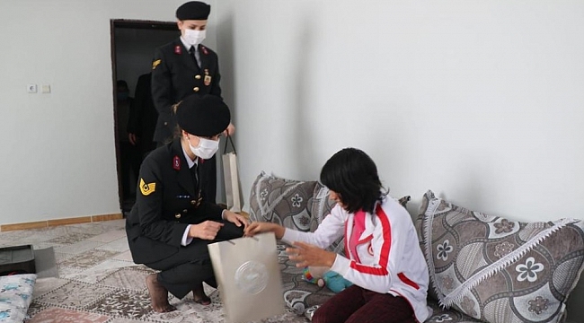 Diyarbakır'da Mehmetçik, engelli vatandaşlarla bir araya geldi