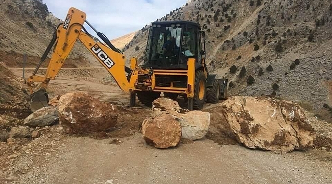 Doğa harikası göle arazi aracı ile girilince, muhtar göle giden yolu iş makineleri kayalarla kapattı
