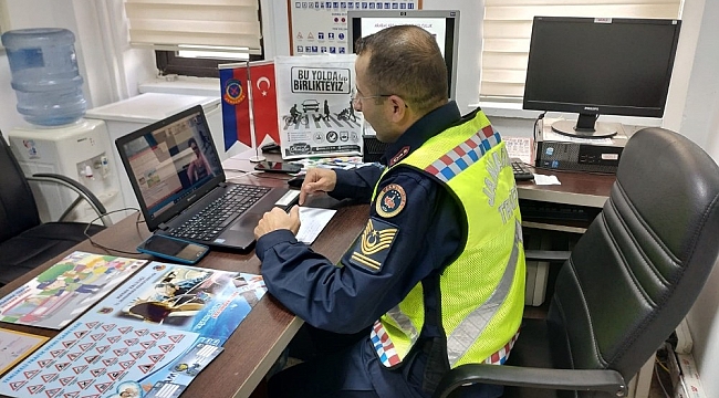 Dörtyol'da jandarmadan öğrencilere online trafik eğitimi