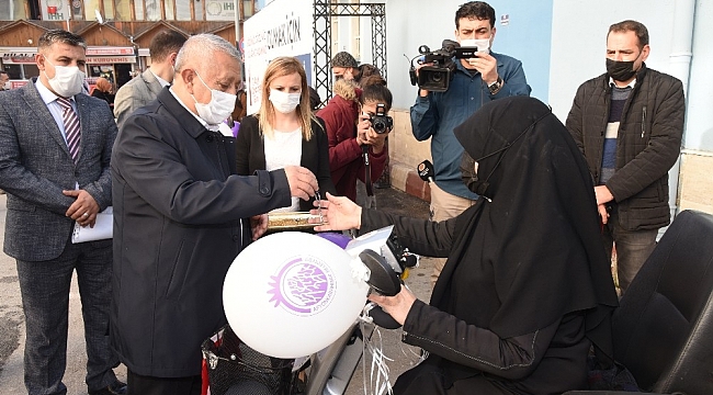Engelli bireyler akülü araçlarına kavuştu