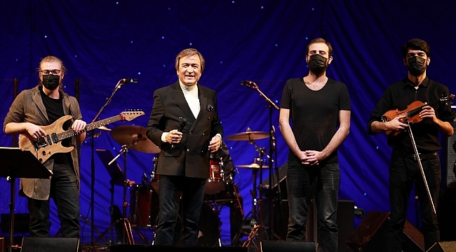 Erol Evgin, yeni yıl konserinde sahnesini sokak müzisyenleriyle paylaşacak