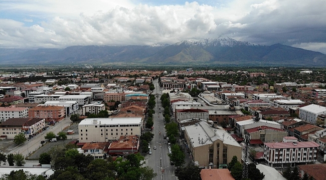 Erzincan'da cadde ve sokaklar sessizliğe büründü