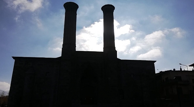 Erzurum caddeleri boş ve sessiz kaldı