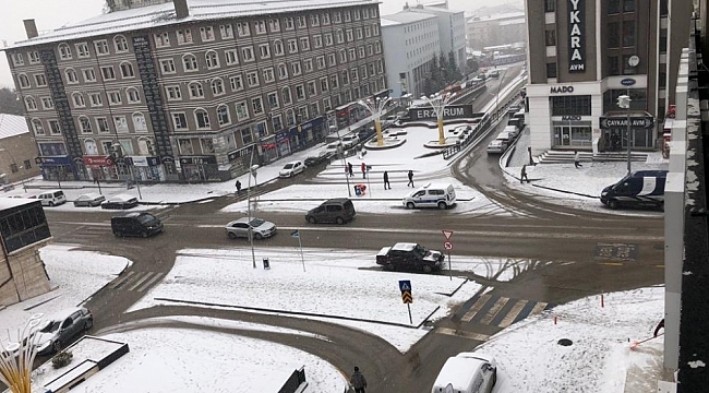 Erzurum'da kar yağışı etkili oluyor