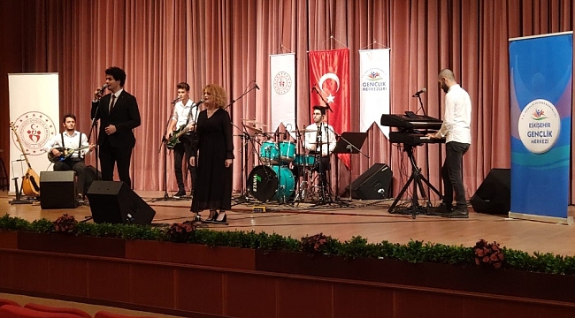Eskişehirli 'Sosyal Mesafe' grubu ses yarışmasında Türkiye birincisi oldu