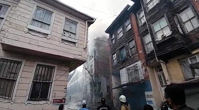 Fatih'te korkutan yangın