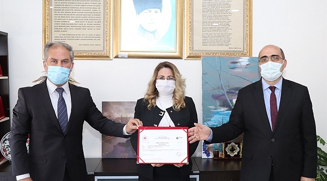 Fen Edebiyat Fakültesine sıfır atık yetki belgesi