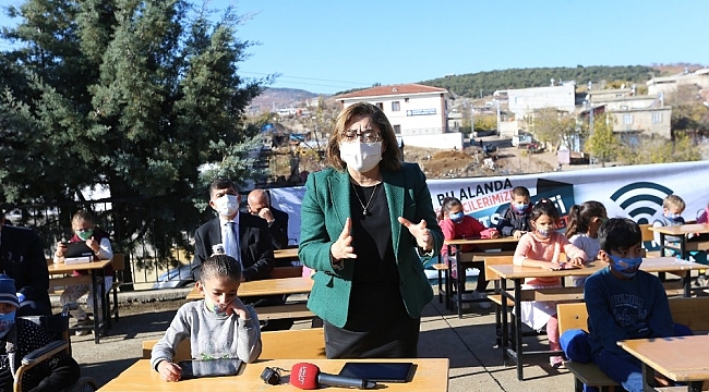 Gaziantep'te online eğitim alamayan öğrenci kalmayacak