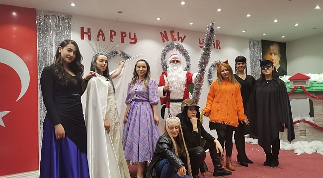 GKV'li öğretmenler hem yazdı hem oynadı