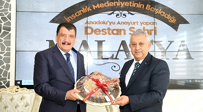 Gürkan, Başkan Zeybek'i ağırladı