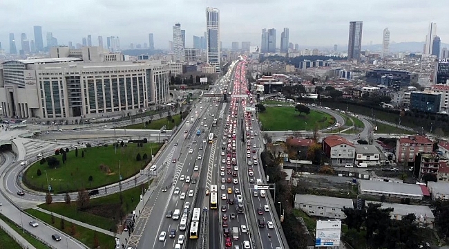 Hafta sonu sokağa çıkma kısıtlamasına 3 saat kala İstanbul'da yoğunluk