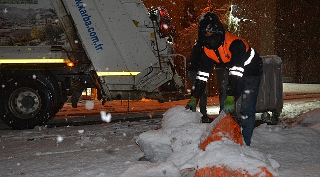 Hakkari Belediyesinin kar mesaisi başladı