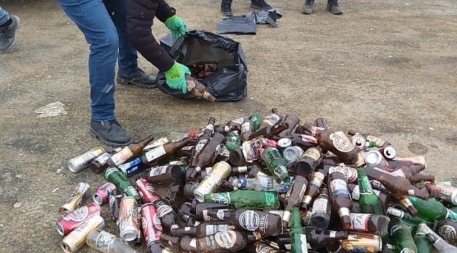 Hakkari'de mezarlığa bira şişelerinin atılmasına tepki