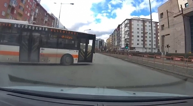 Halk otobüsü trafik kurallarını hiçe saydı