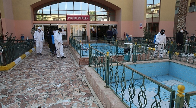Hastanelerde dezenfekte çalışmaları devam ediyor