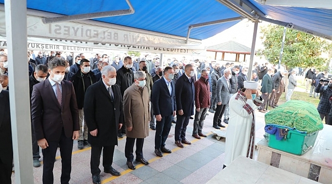 Hatay Büyükşehir Belediye Başkanı Savaş'ın Annesi toprağa verildi