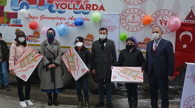 Hediye Kervanı Hakkari'de