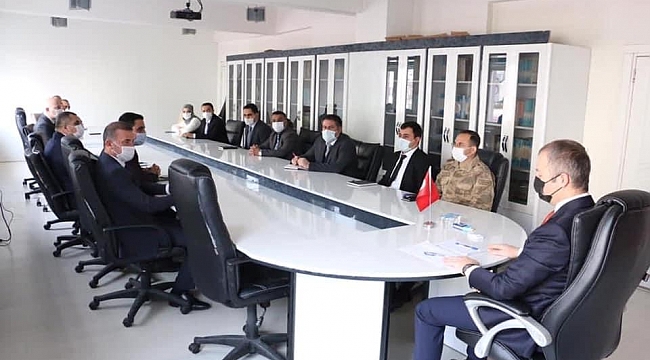 Hizan'da kurum amirleri toplantısı