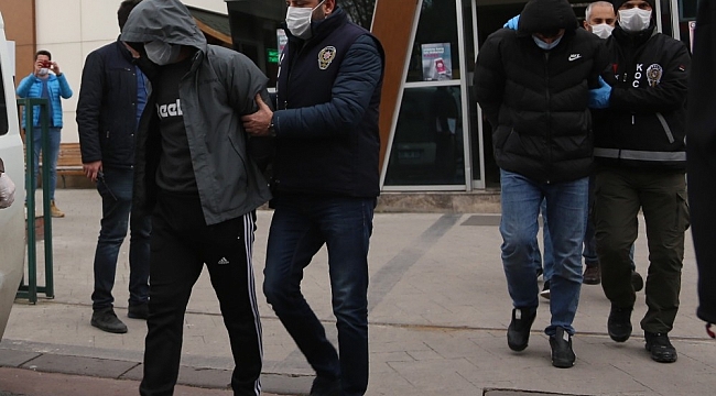 İçerisinde 100 bin TL'lik ziynet eşyası bulunan kasayı çalan şahıslar yakalandı