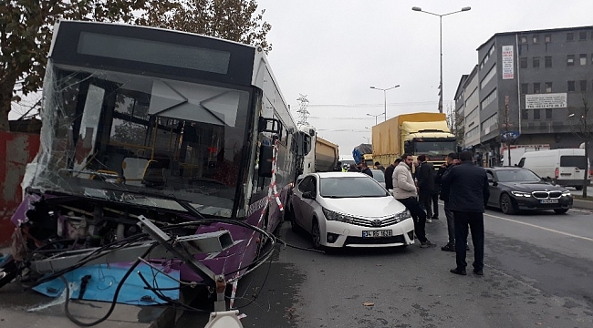 İETT otobüsünün karıştığı zincirleme kaza: 1 yaralı