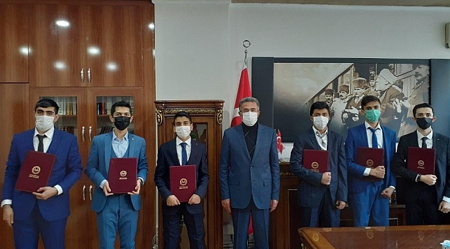 Iğdır'ın ilk hafızları belgelerini aldı