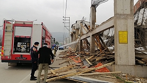 İnşaatta göçük meydana geldi, 4 işçi ölümden döndü