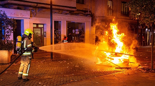 İspanya'da göçmenlerin kaldığı binada yangın çıktı: En az 2 ölü
