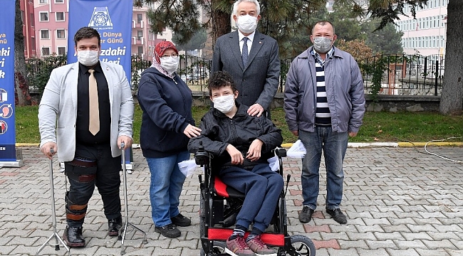 Isparta Belediyesi yürüme engellilere 100 adet akülü tekerlekli sandalye hediye etti