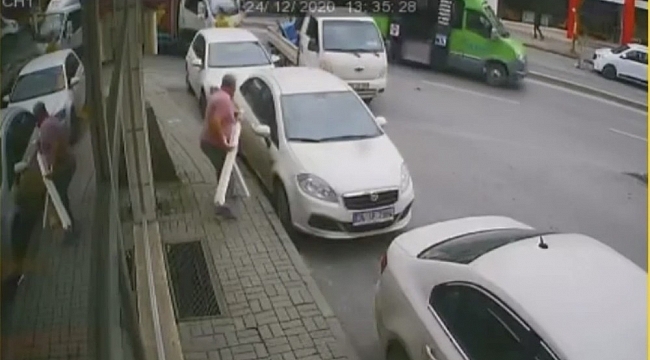 İstanbul'un göbeğinde dubalı, sopalı ve bıçaklı meydan kavgası kamerada