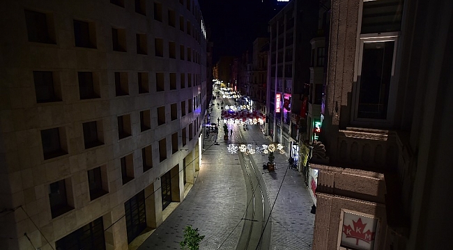 İstiklal Caddesi yılbaşında sessizliğe büründü