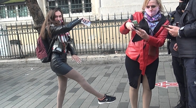 İstiklal'de ilginç anlar, maske cezası kesilen turist böyle dans etti