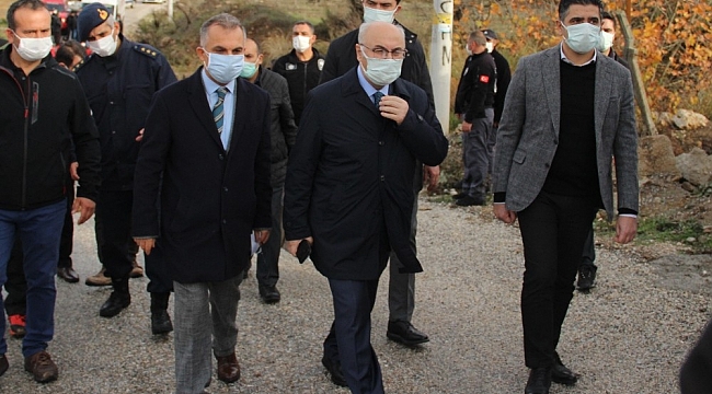 İzmir Valisi Köşger: "2 vatandaşımızın araçla birlikte sürüklendiği anlaşılıyor"