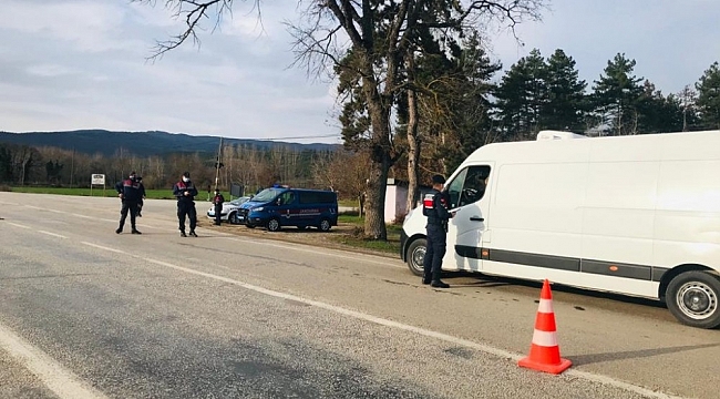 Jandarma ekiplerinden trafik denetimi