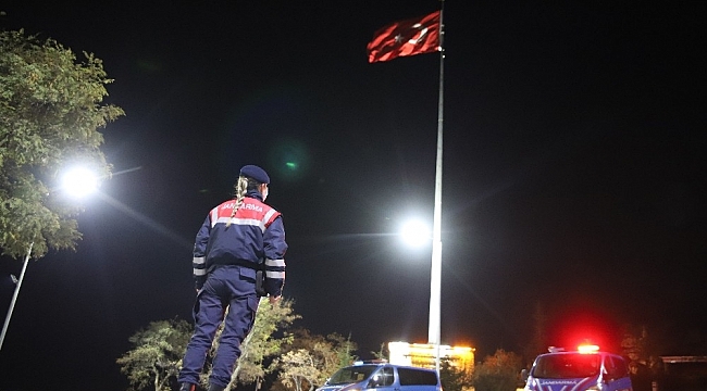 Jandarma en uzun gecede de görevde