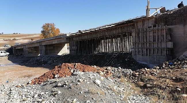 Kahramanmaraş'ta Geçgeç Köprüsü yenileniyor