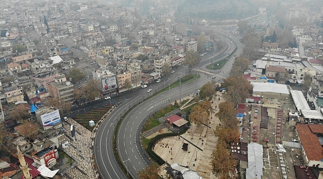 Kahramanmaraş'ta sessizliğe bürünen cadde ve sokaklar havadan görüntülendi