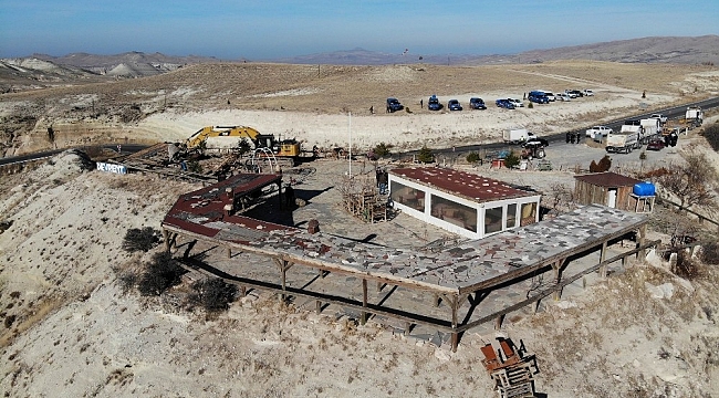 Kapadokya'da kaçak yapıların yıkımı devam ediyor